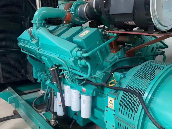 周口更换100kW柴油发电机组机油时，需要注意哪些事项？